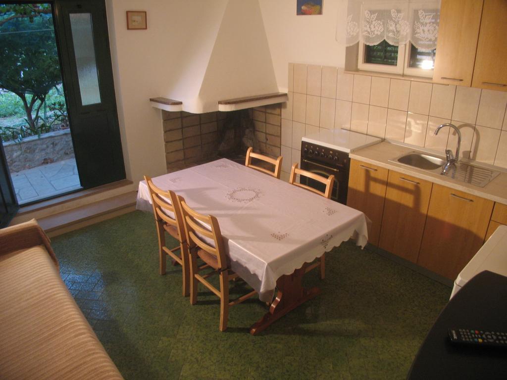 Apartments & Rooms Pierino Bol Exterior photo